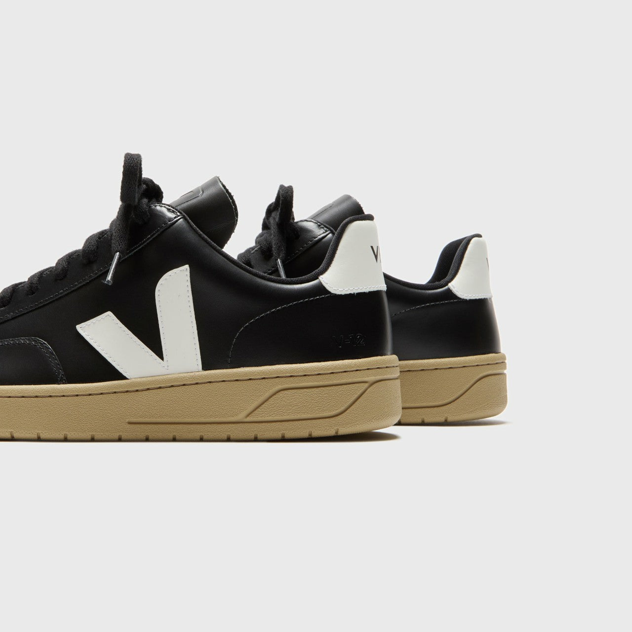 Women Kith Veja WMNS V-12 - Extra Black / White Dune