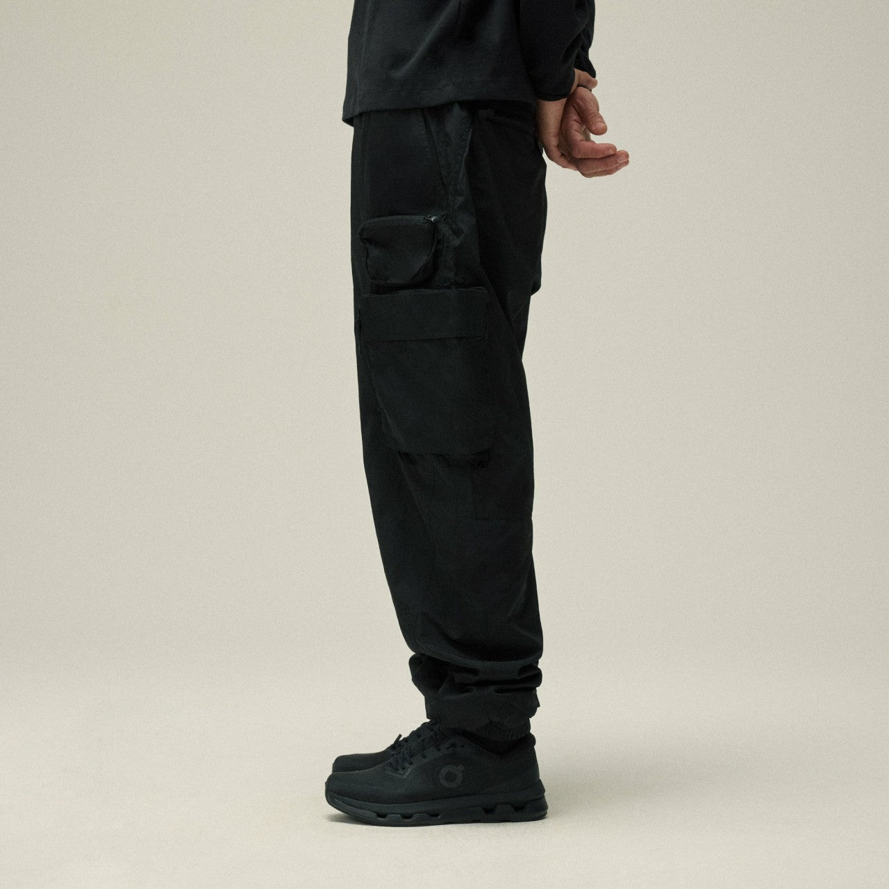 Men Kith Kith Wrinkle Nylon Chauncey Cargo Pant - Black