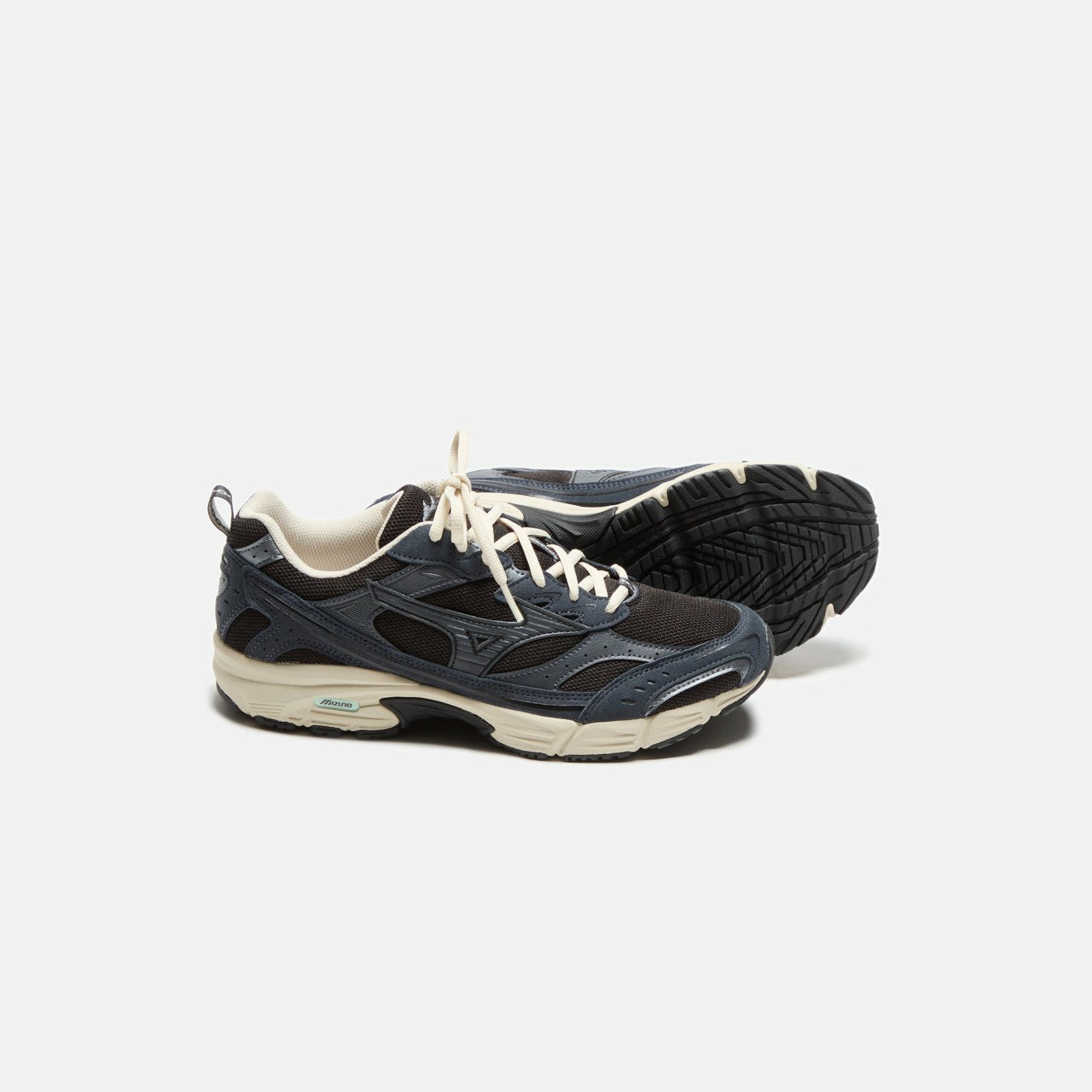 Men Kith Mizuno MXR - Black / Ebony / Ice Morning