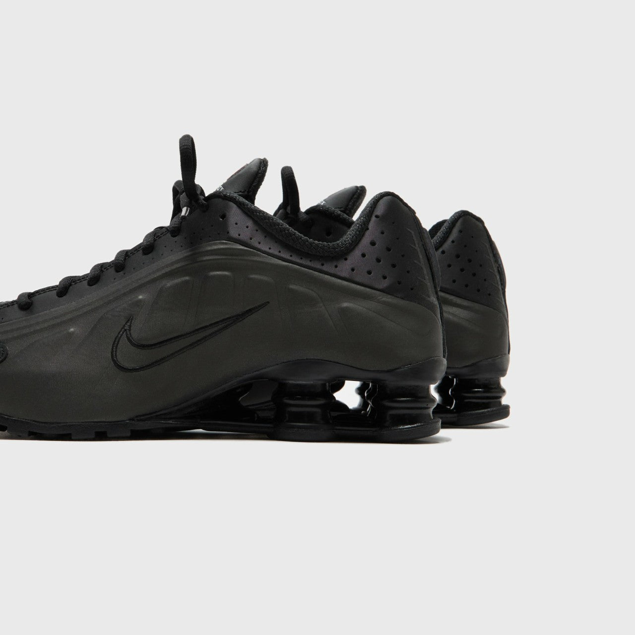 Men Kith Nike Shox R4 - Black / Black / Black / Bright Crimson