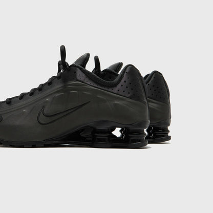 Men Kith Nike Shox R4 - Black / Black / Black / Bright Crimson