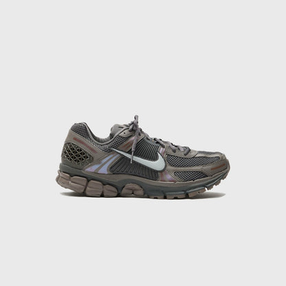 Men Kith Nike Zoom Vomero 5 - Cave Stone / Metallic Silver