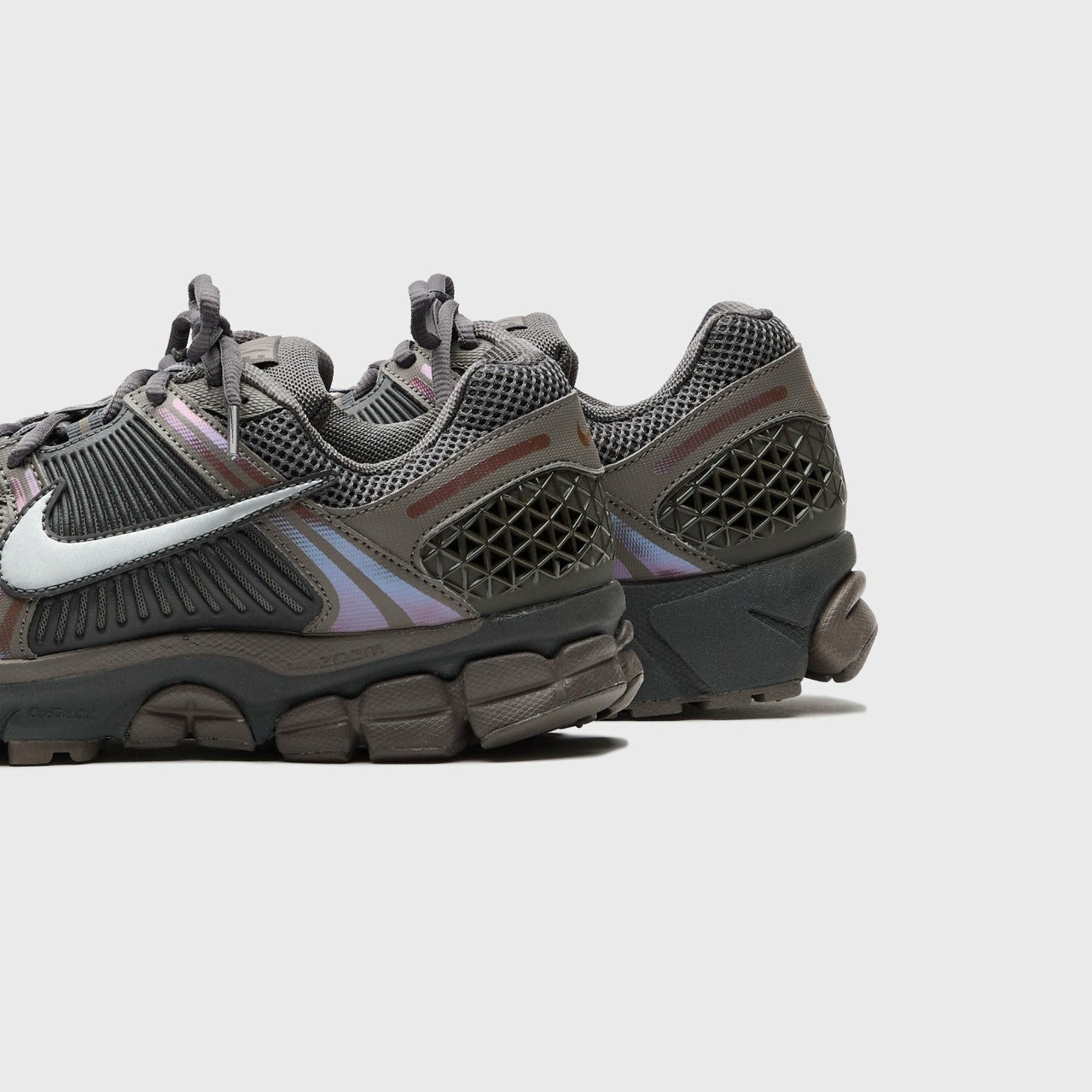 Men Kith Nike Zoom Vomero 5 - Cave Stone / Metallic Silver