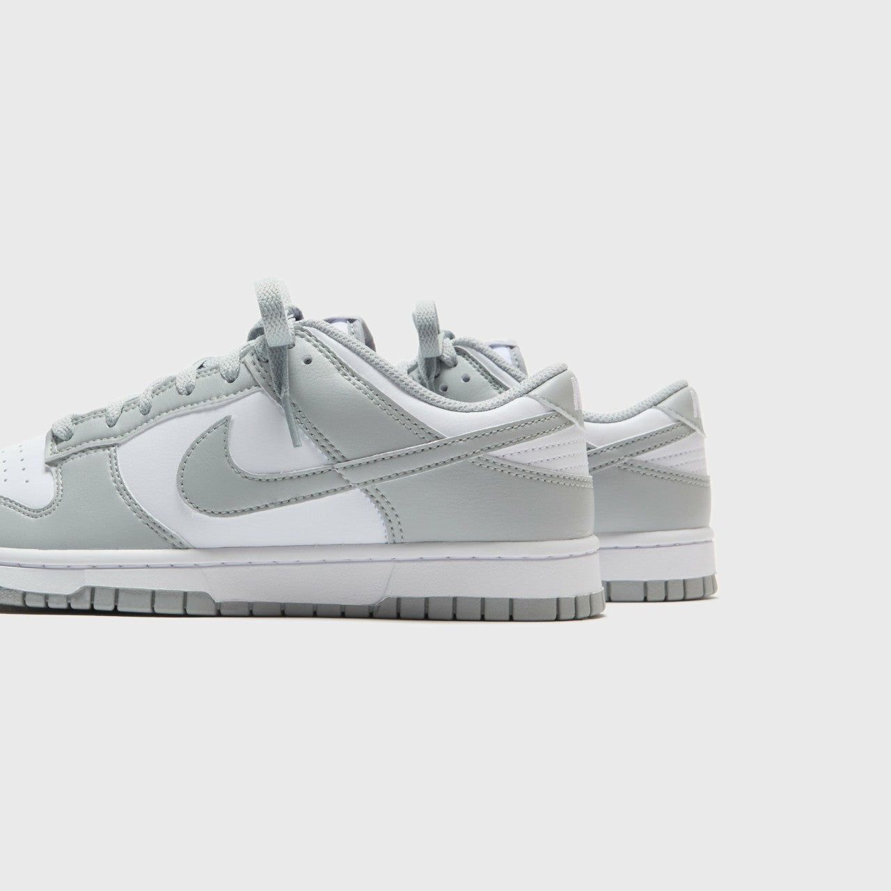 Men Kith Nike Dunk Low Retro - White / Light Smoke Grey / White