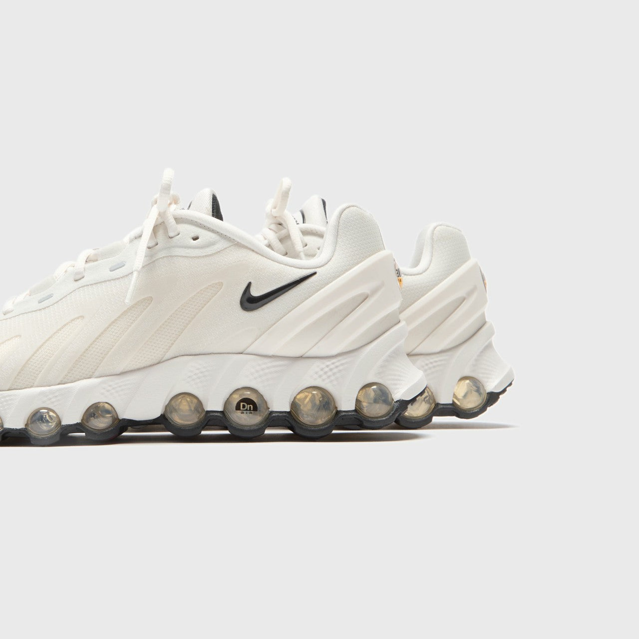 Men Kith Nike Air Max DN8 - Phantom / Black / Phantom / Black