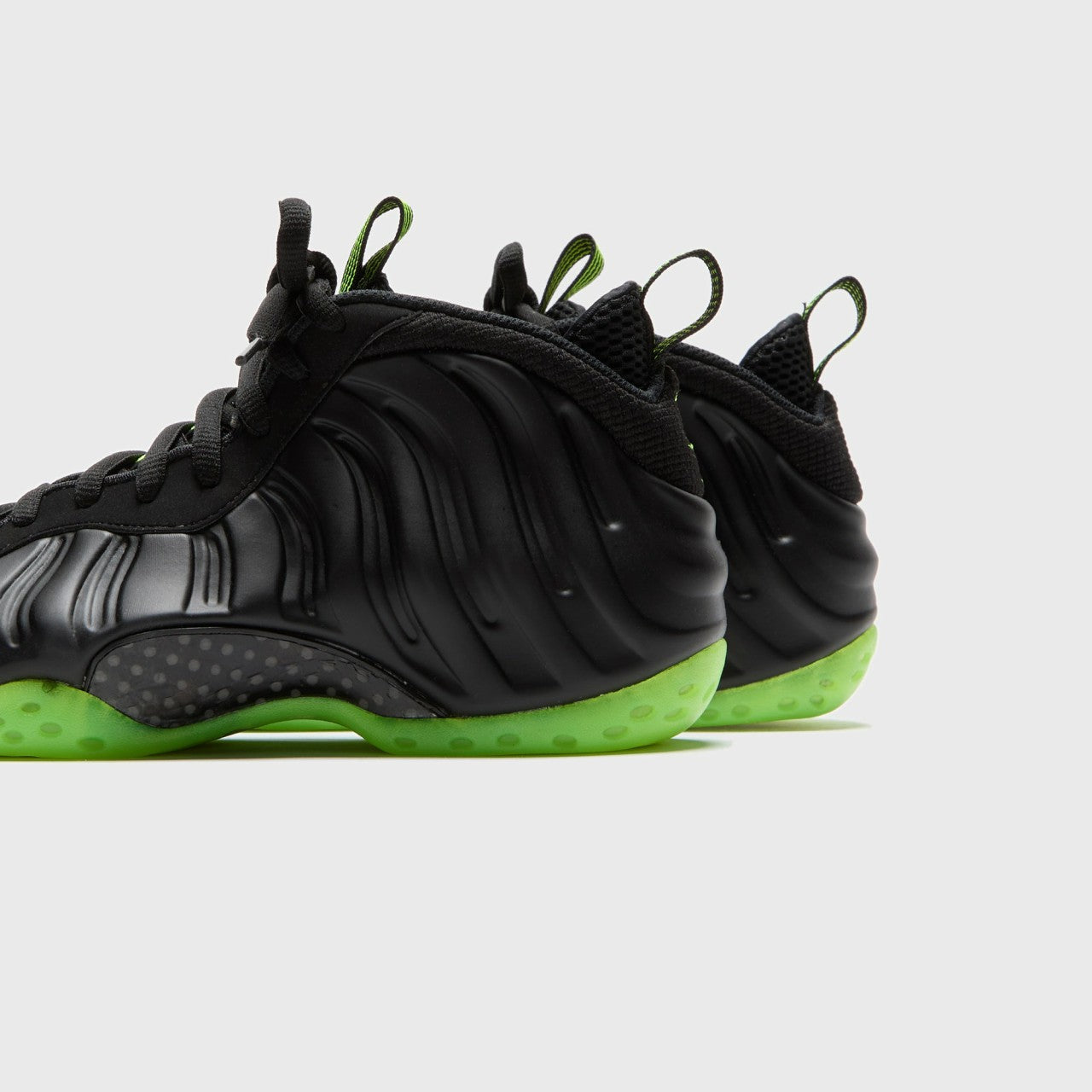 Men Kith Nike Air Foamposite One - Black / Volt