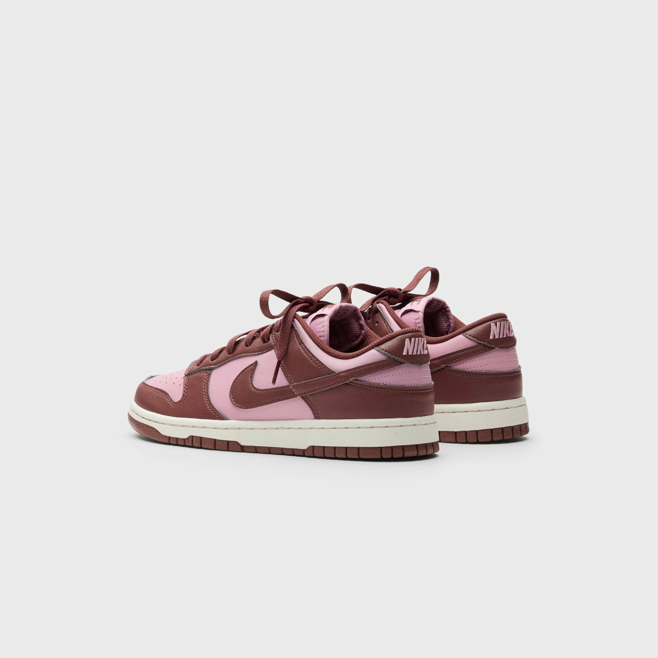 Women Kith Nike WMNS Dunk Low Next Nature - White / Elemental Pink