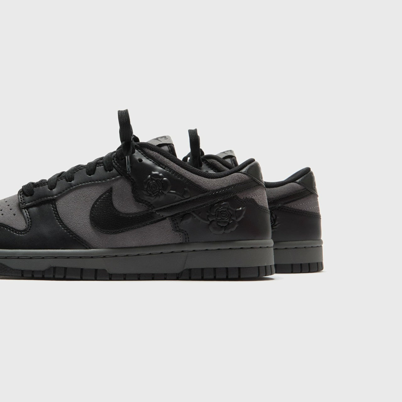 Women Kith Nike WMNS Dunk Low SE - Iron Grey / Black / Iron Grey