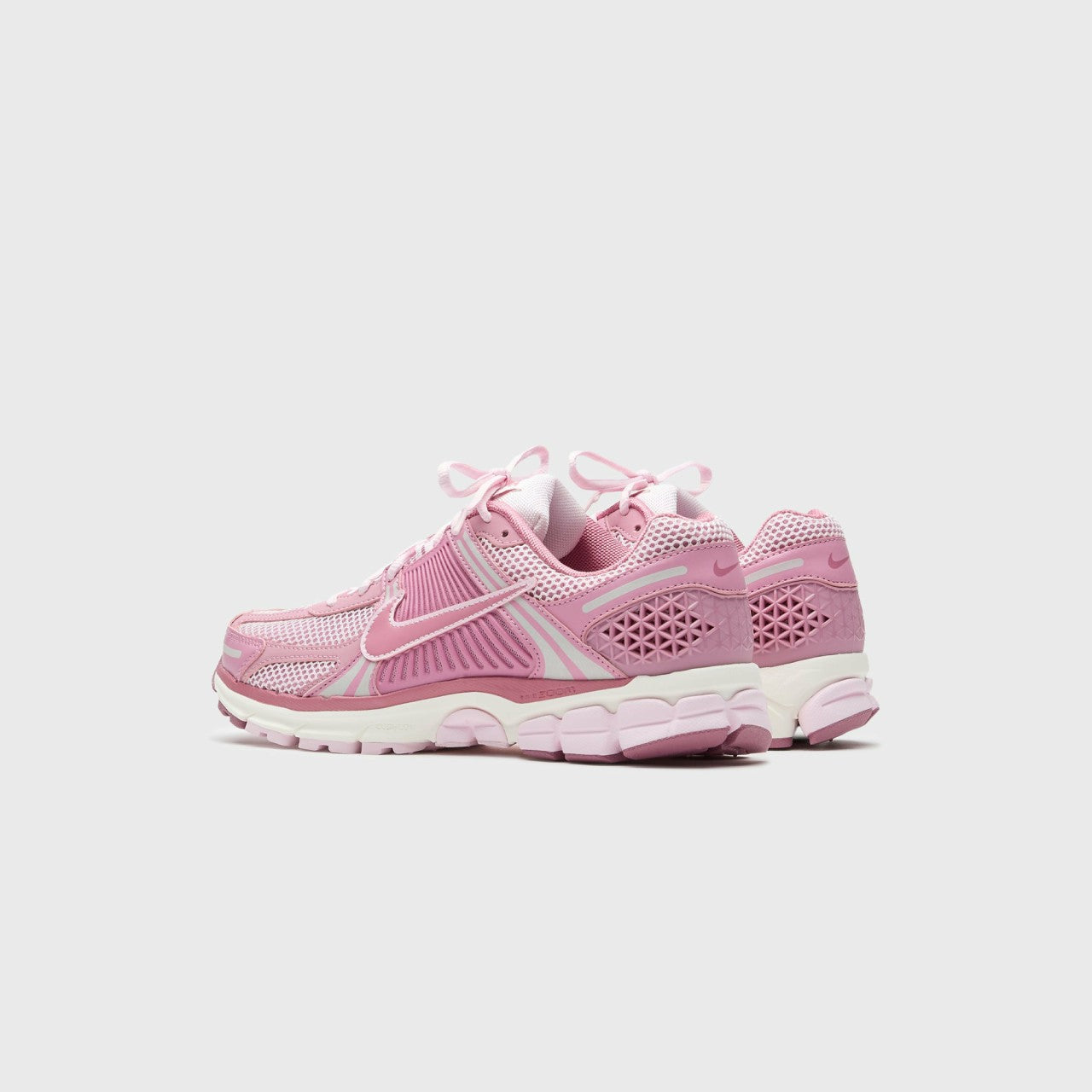 Women Kith Nike WMNS Zoom Vomero 5 - Elemental Pink / Desert Berry