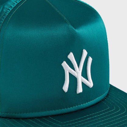 Men Kith Kith & New Era for the New York Yankees Satin 9FORTY Snapback - Scout