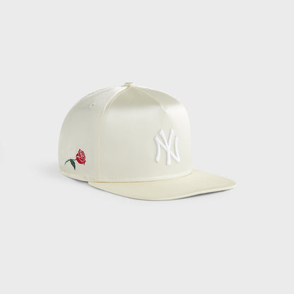 Men Kith Kith & New Era for the New York Yankees Satin 9FORTY Snapback - Arete