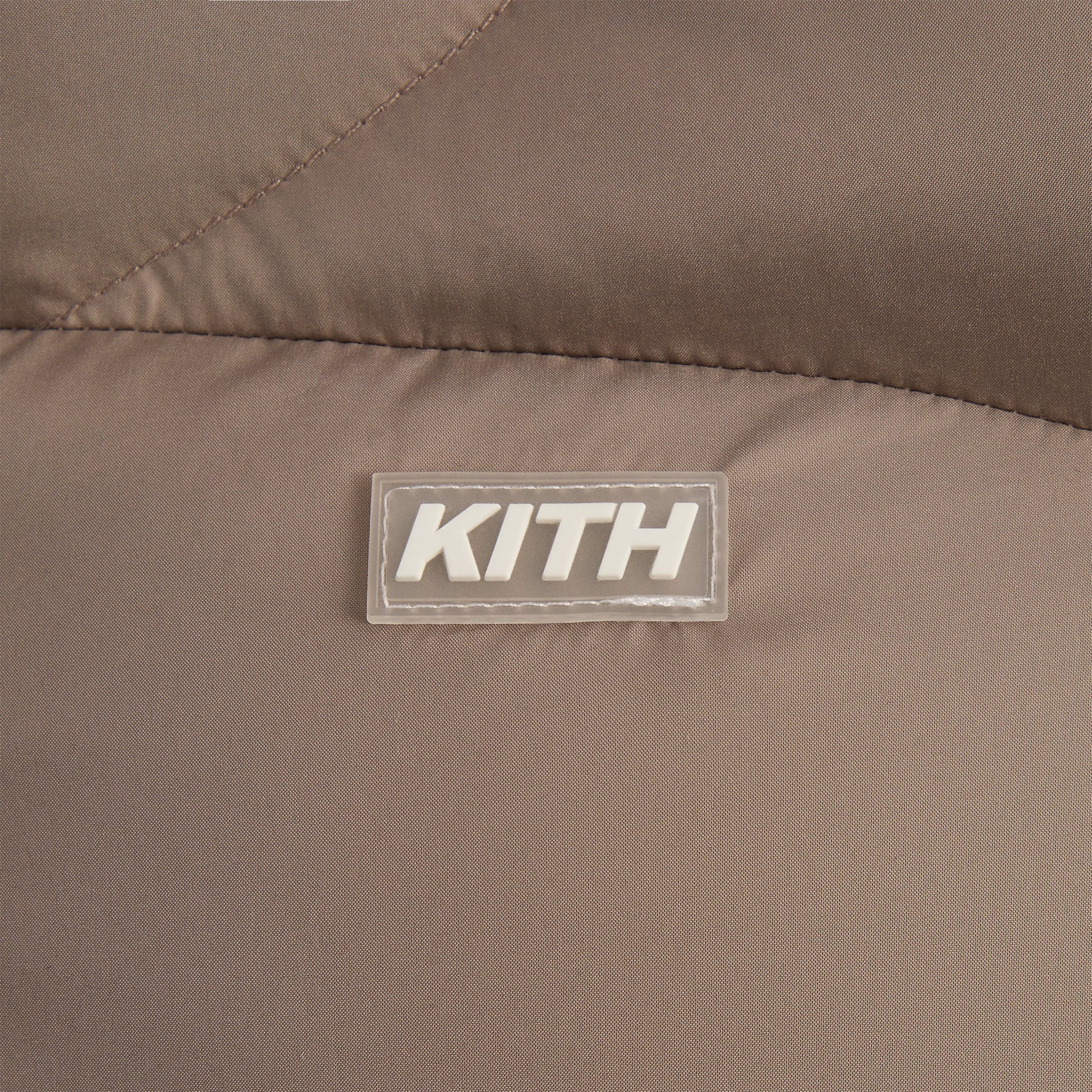 Men Kith Kith Matte Stretch Taffeta Corey Puffer - Quicksand