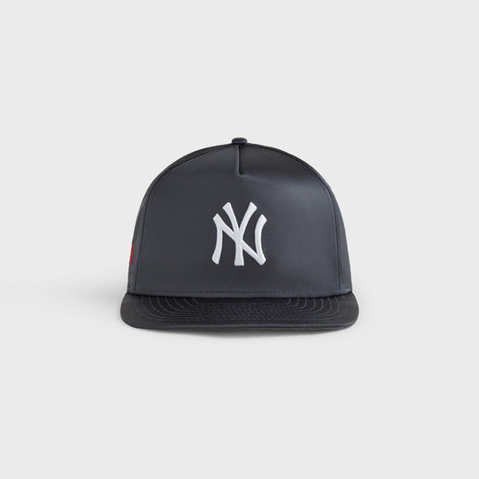 Men|Kids Kith Kith & New Era for the New York Yankees Satin 9FORTY Snapback - Vague