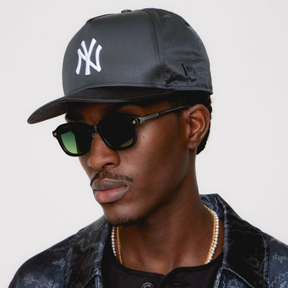 Men|Kids Kith Kith & New Era for the New York Yankees Satin 9FORTY Snapback - Vague