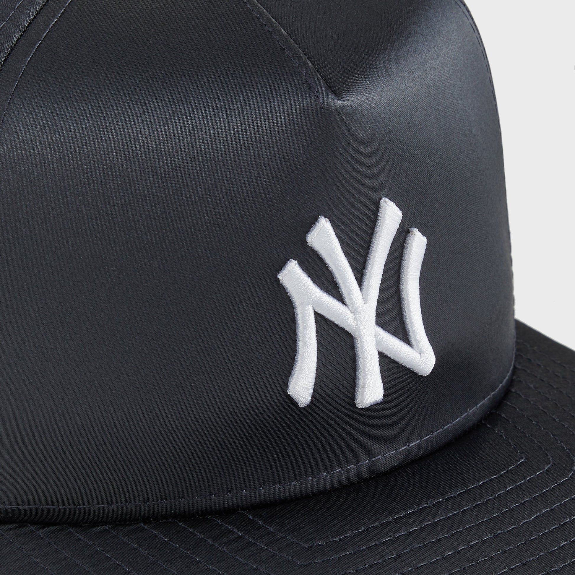 Men|Kids Kith Kith & New Era for the New York Yankees Satin 9FORTY Snapback - Vague