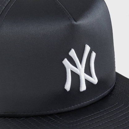 Men|Kids Kith Kith & New Era for the New York Yankees Satin 9FORTY Snapback - Vague