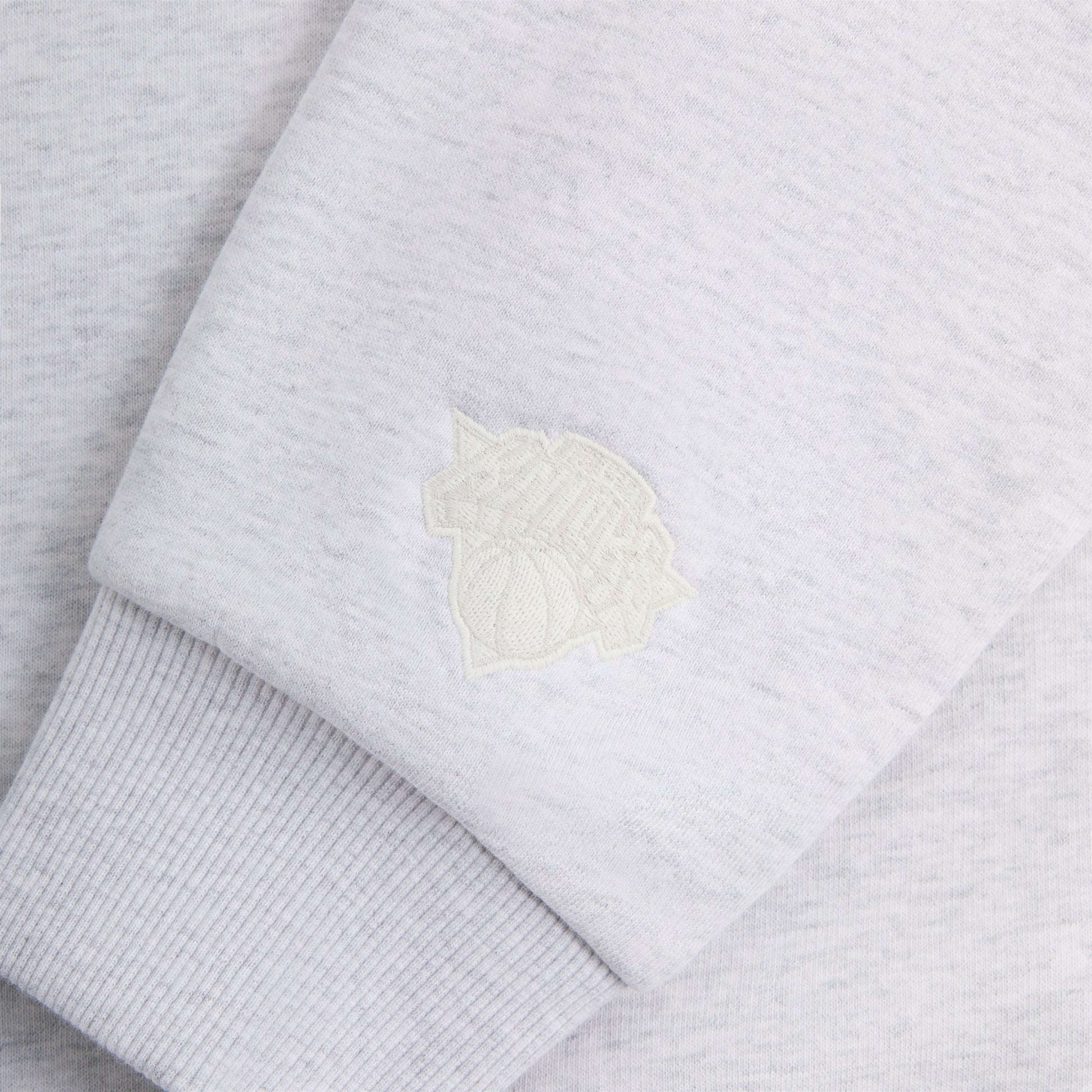 Men Kith Kith for the New York Knicks Script Vintage Nelson Crewneck - Light He