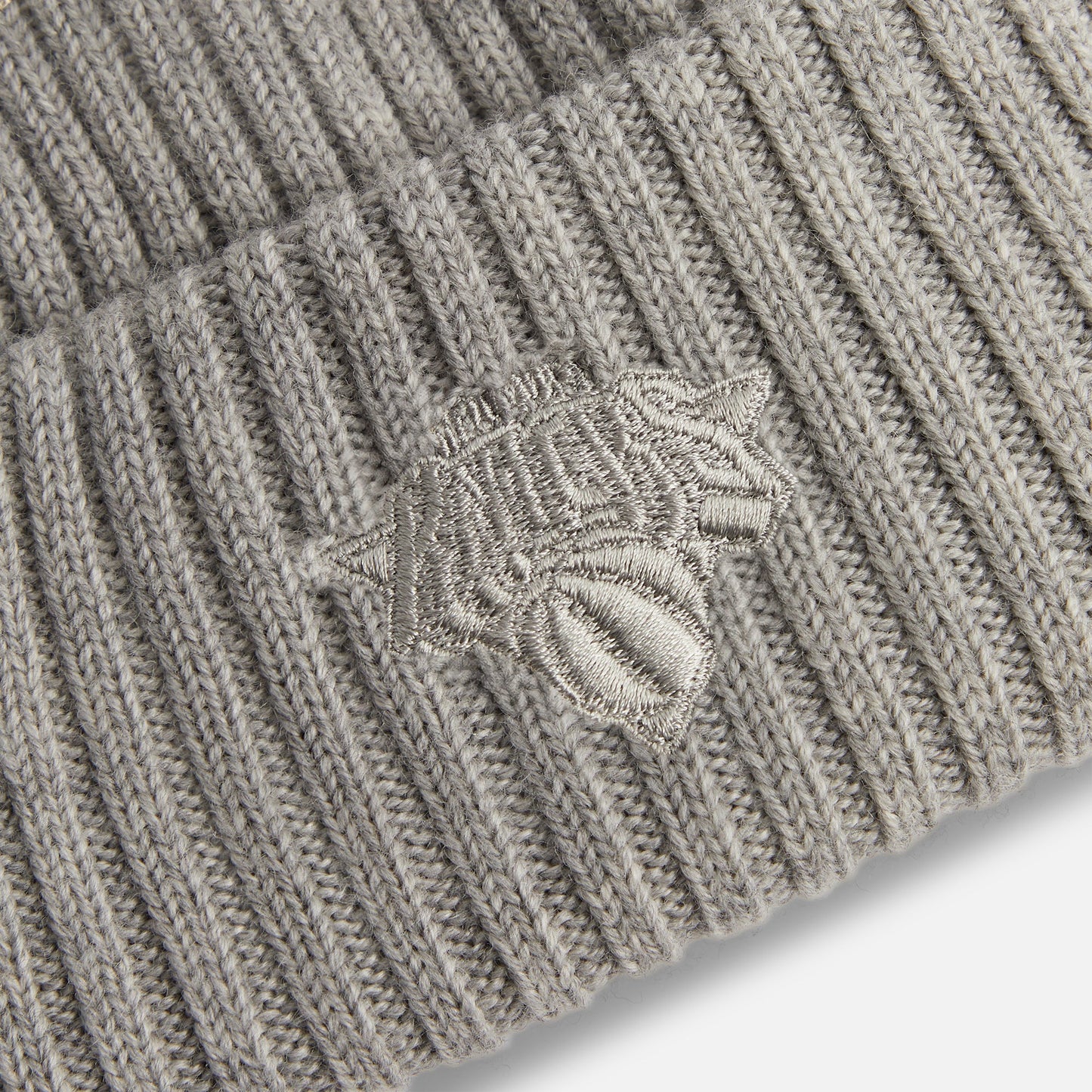 Men Kith Kith & New Era for the New York Knicks Logo Beanie - Light Heather Gre