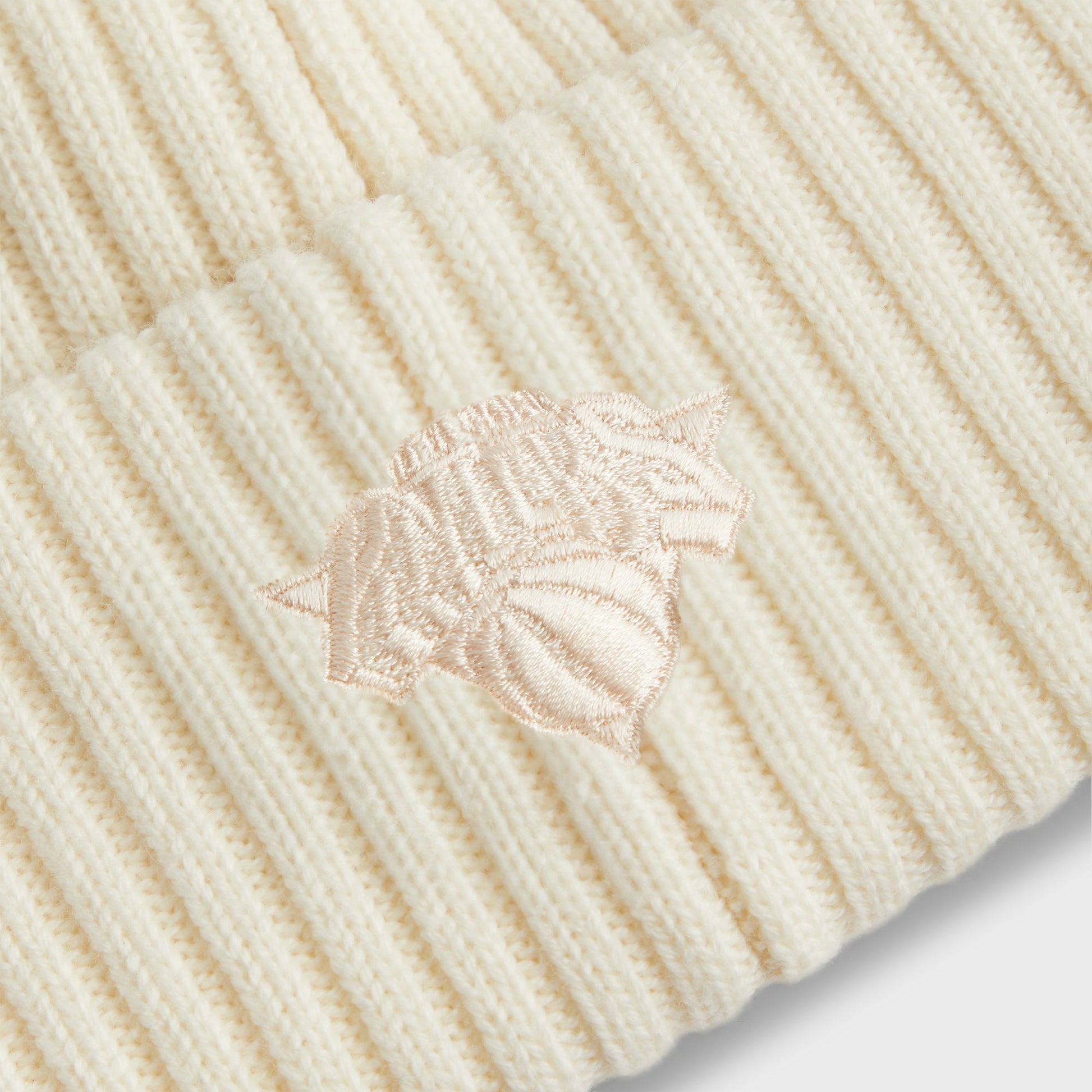 Men Kith Kith for the New York Knicks Wings Logo Beanie - Sandrift
