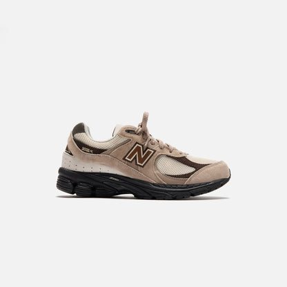 Men Kith New Balance 2002R - Driftwood / Rich Earth