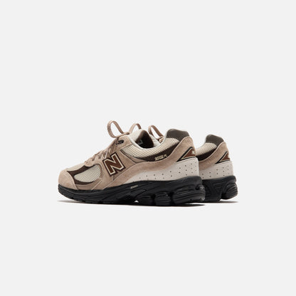 Men Kith New Balance 2002R - Driftwood / Rich Earth