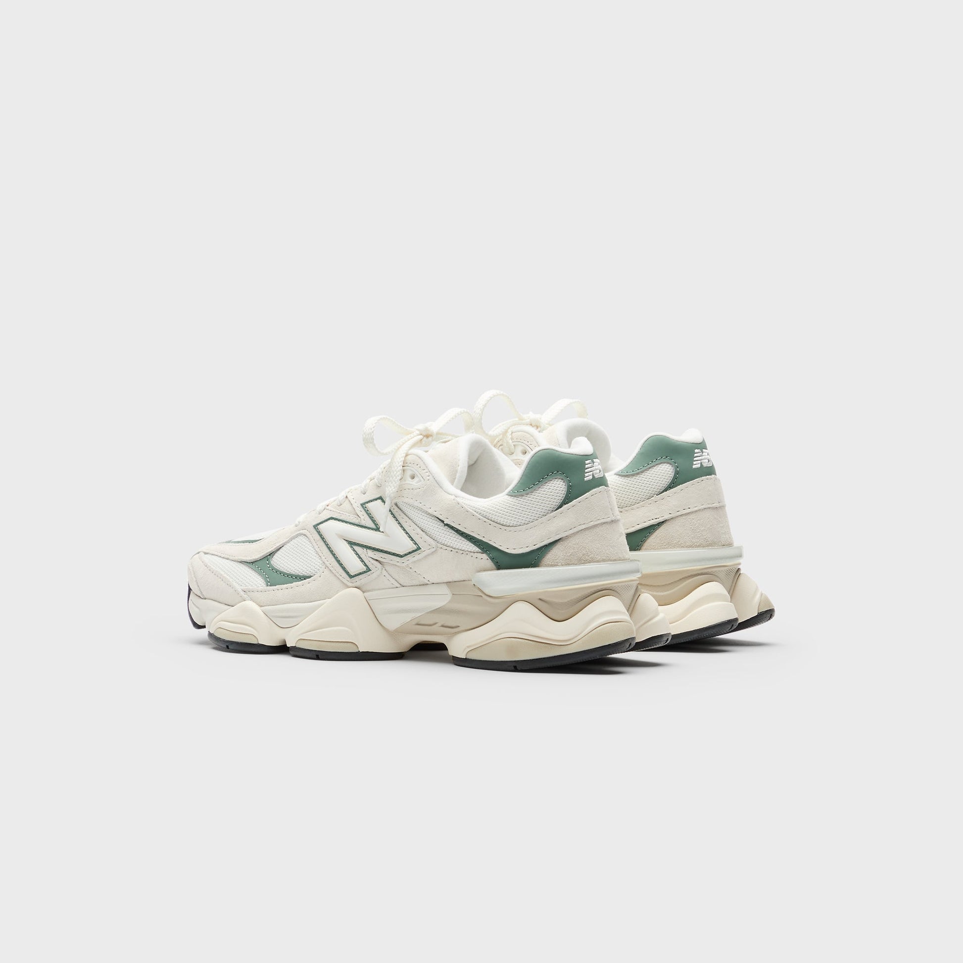 Men Kith New Balance 9060 - Linen / Dark Juniper