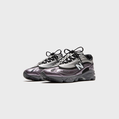 Men Kith New Balance M1000 - Metallic Silver / Dark Ice Wine / Black
