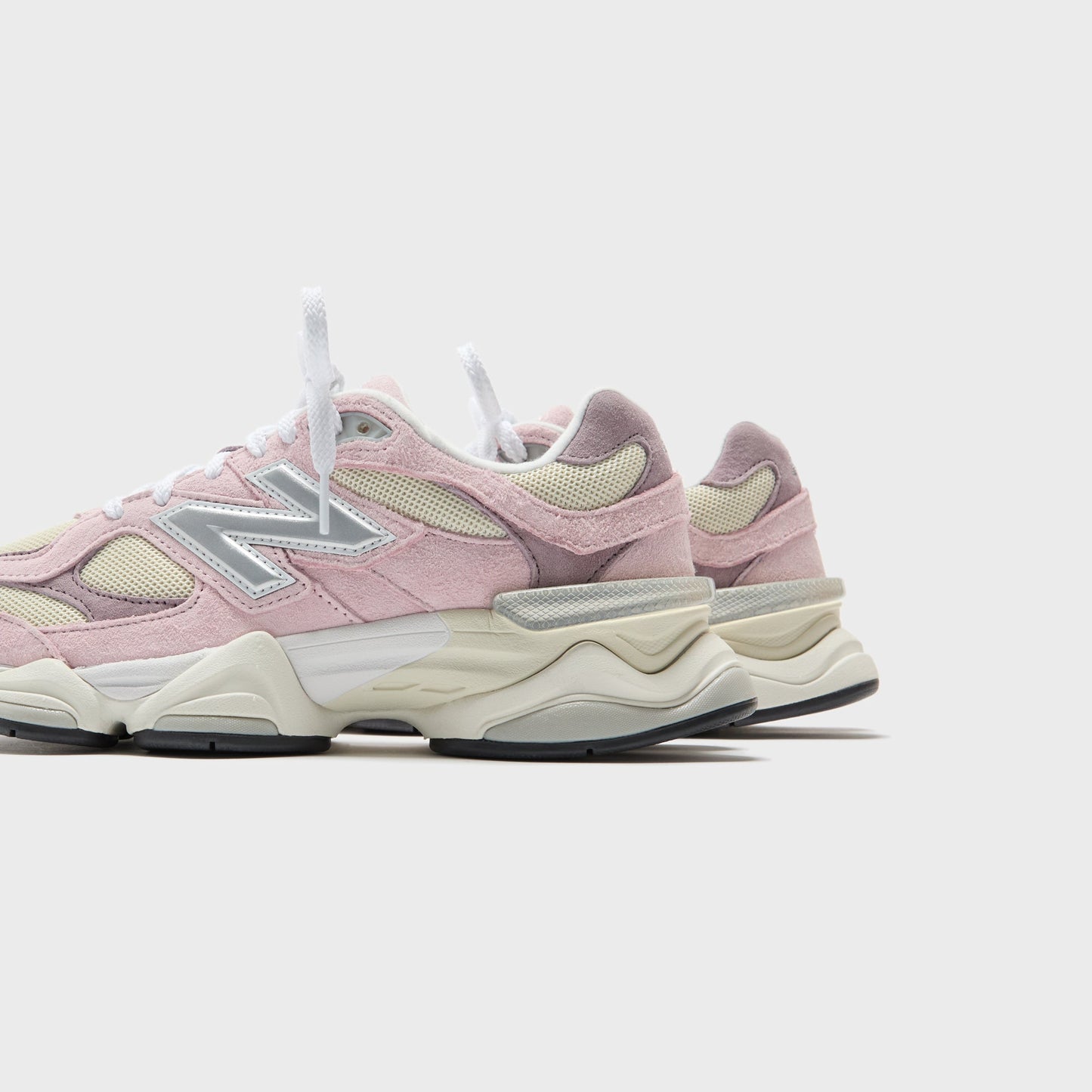 Men Kith New Balance 9060 - Rose Sugar / /Angora / Ice Wine