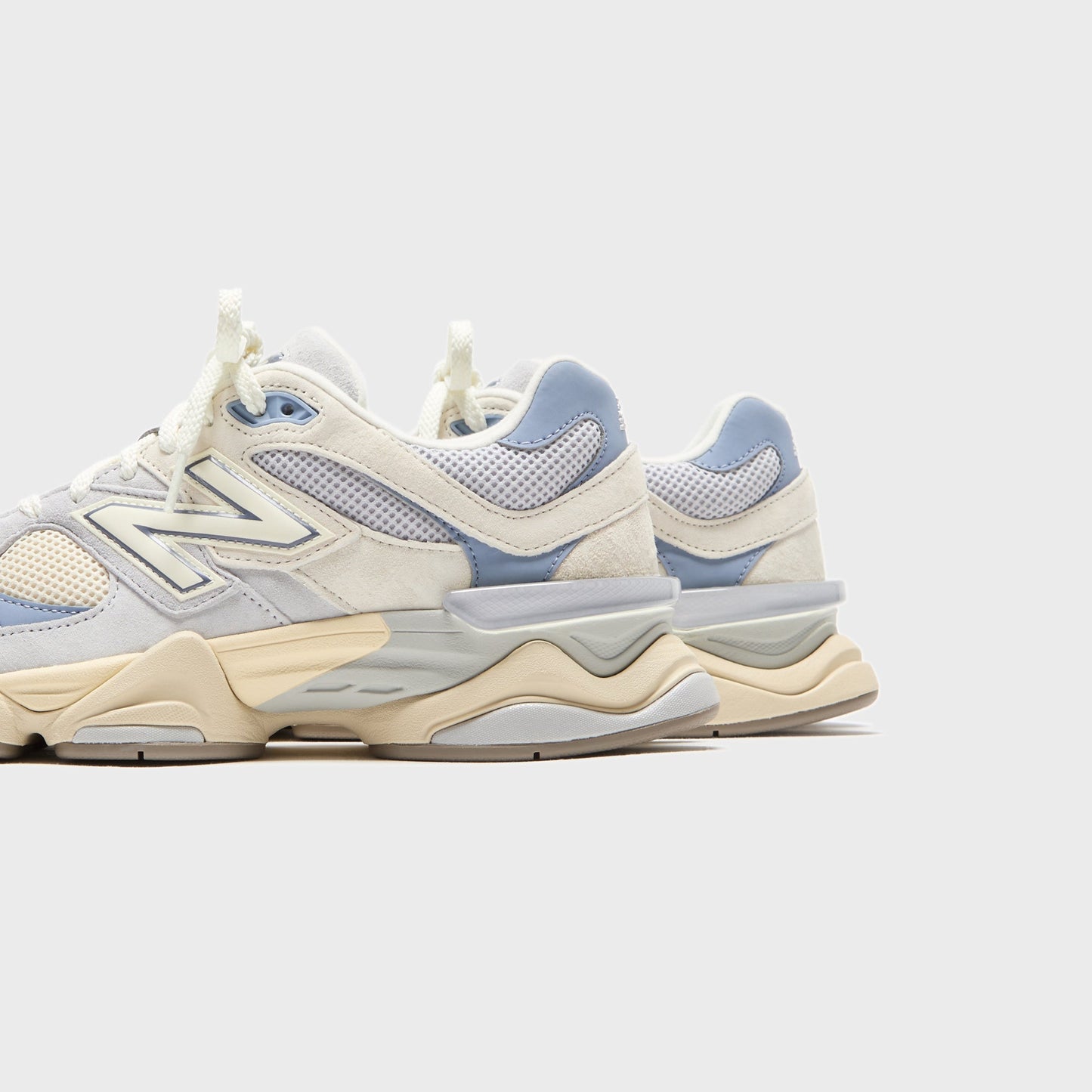 Women Kith New Balance WMNS 9060 - Pearl Grey / Linen