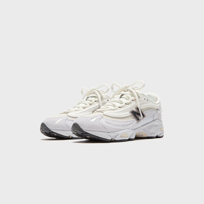 Women Kith New Balance M1000 - Pearl Grey