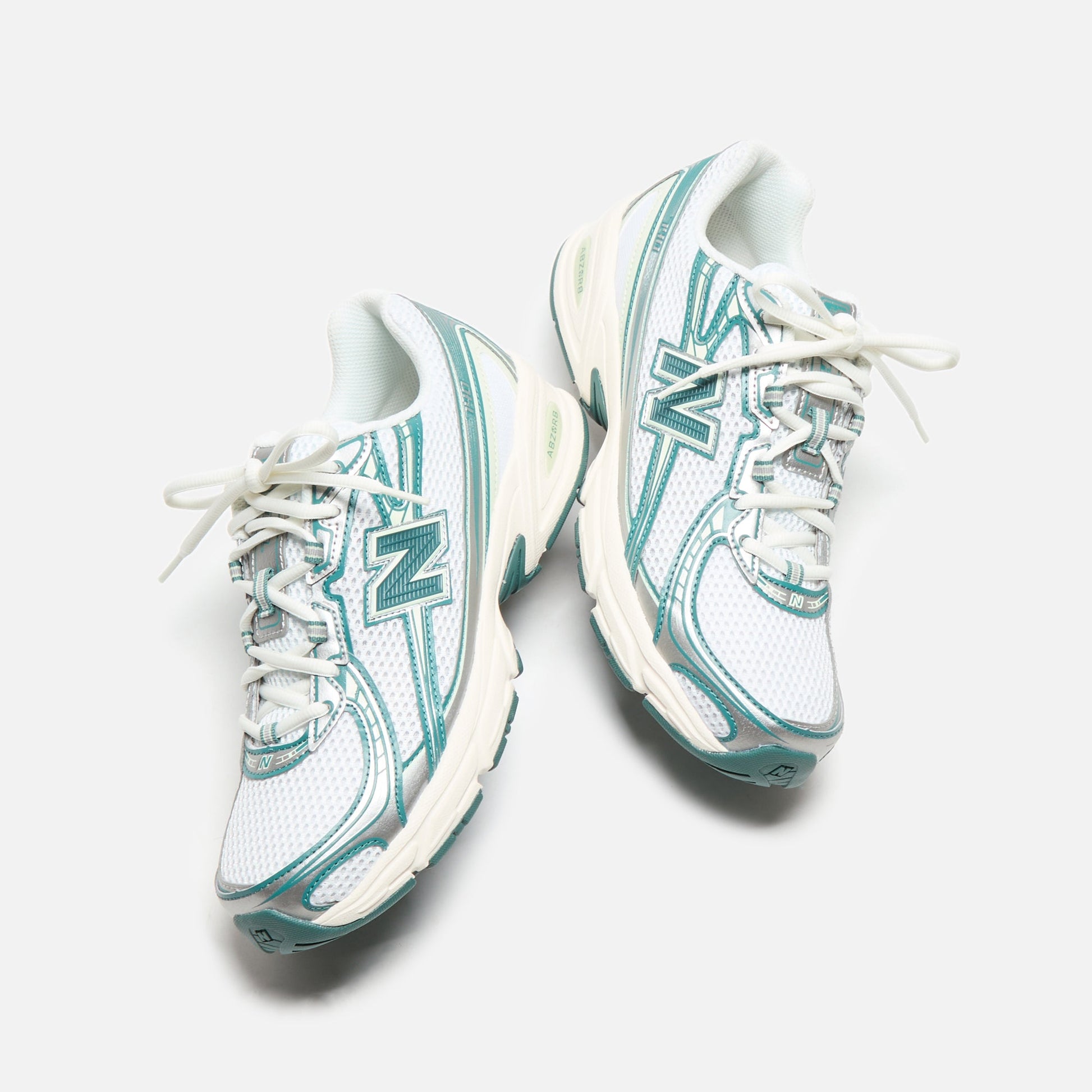Men Kith New Balance 740 - White / Marsh Green / Sea Salt
