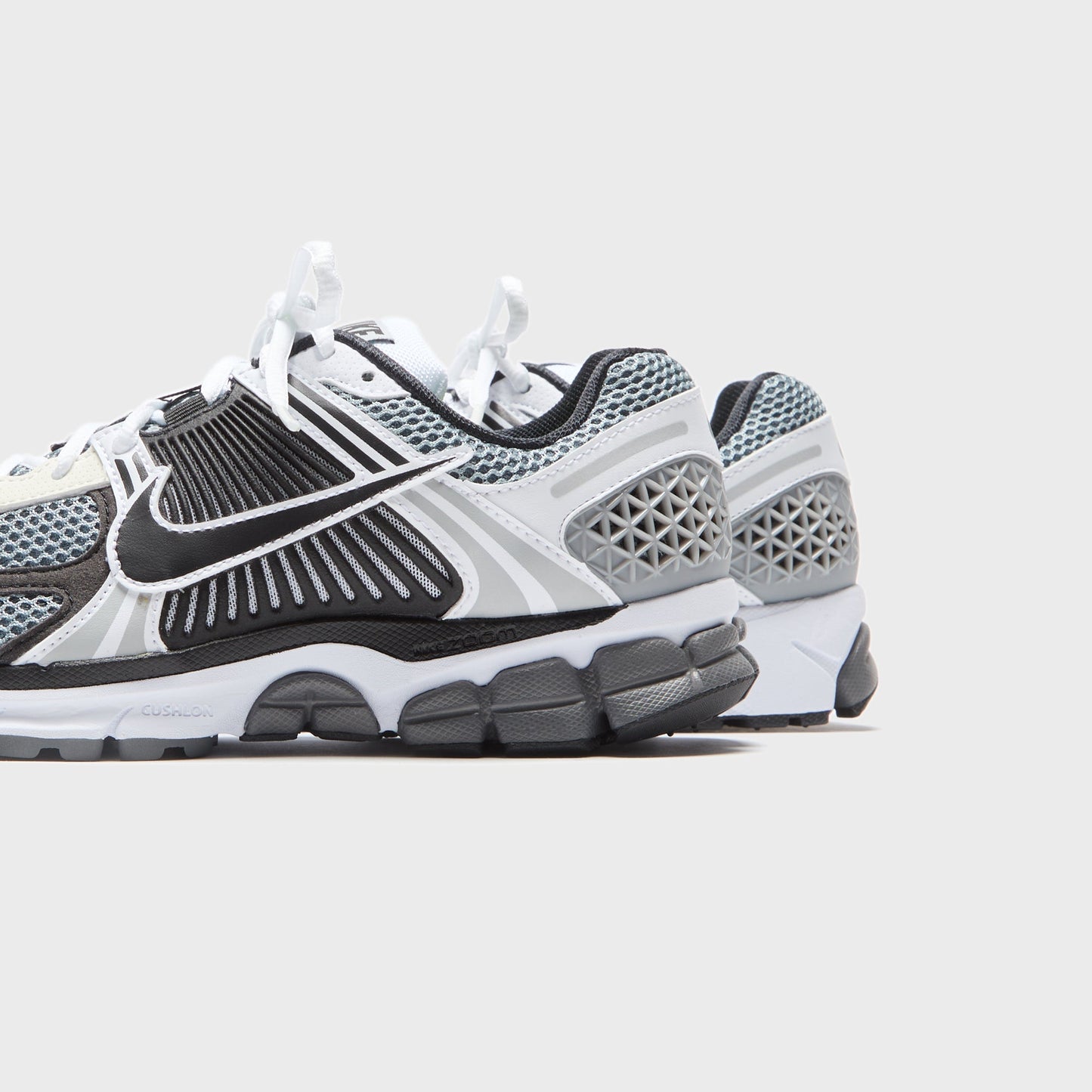 Men Kith Nike Zoom Vomero 5 SE SP - Dark Grey / White / Sail / Black