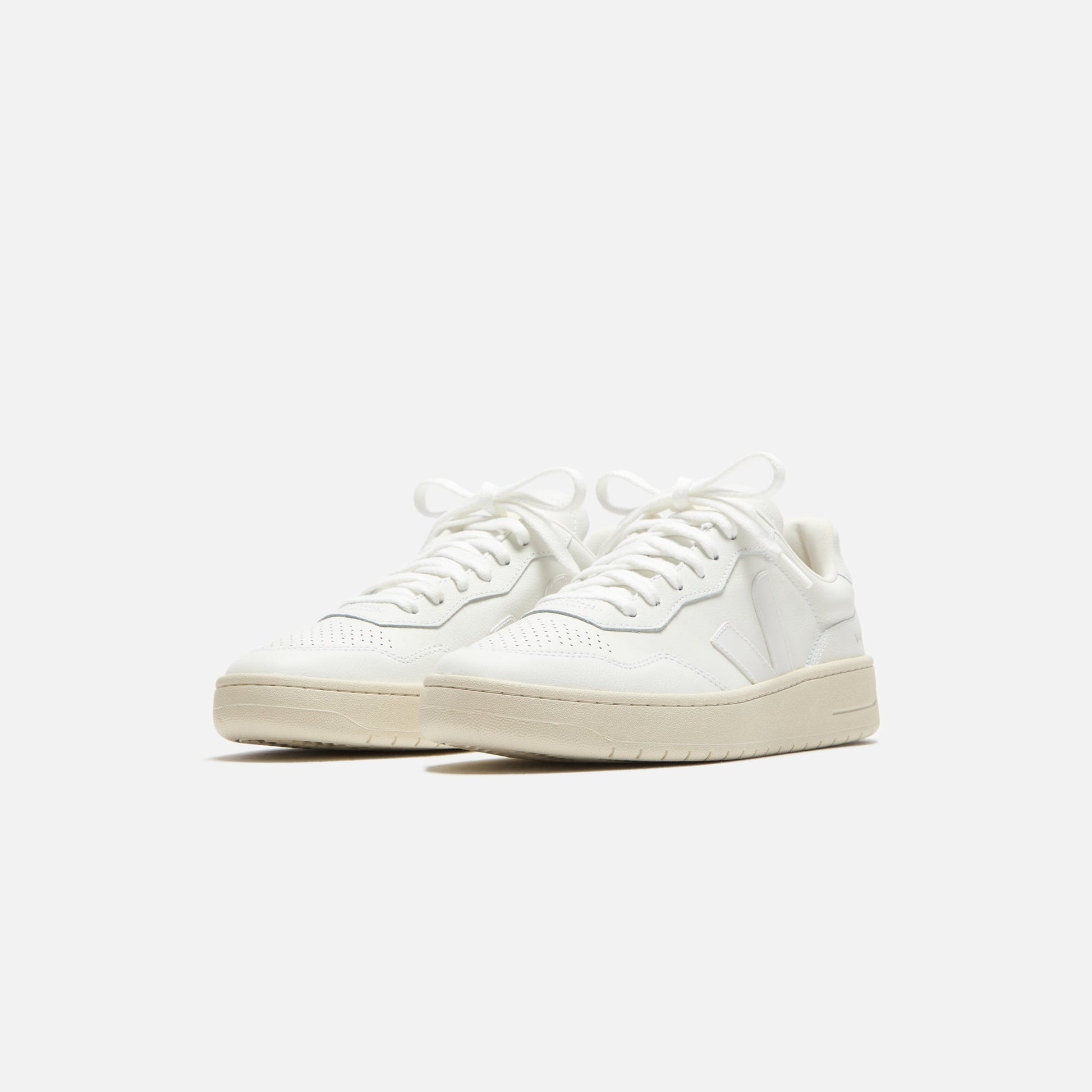 Men Kith Veja V-90 - Extra White