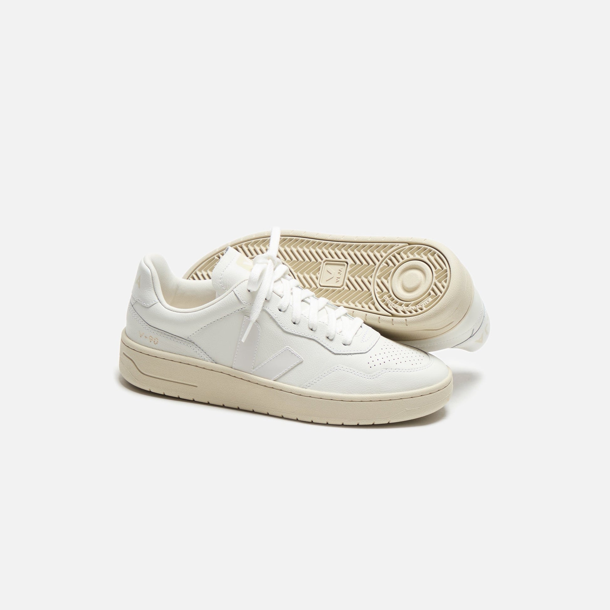 Men Kith Veja V-90 - Extra White