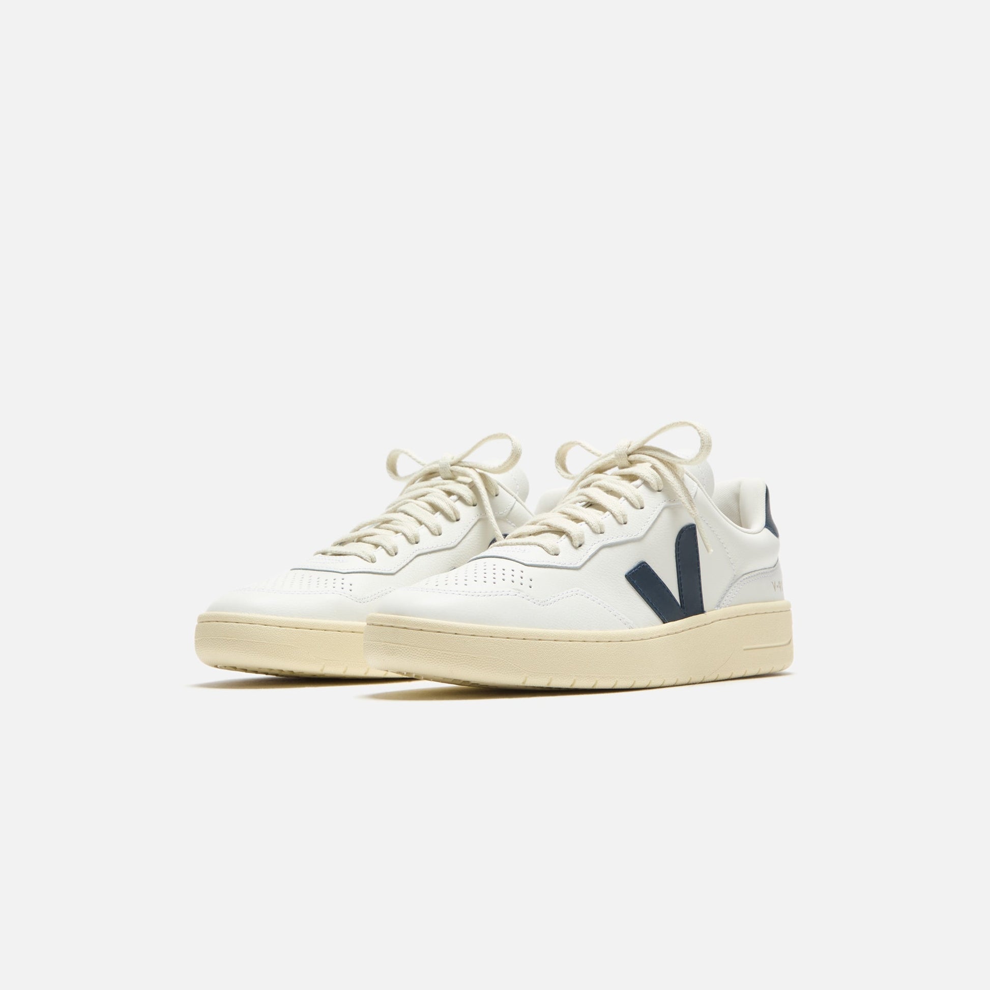 Men Kith Veja V-90 - Extra White / Nautico
