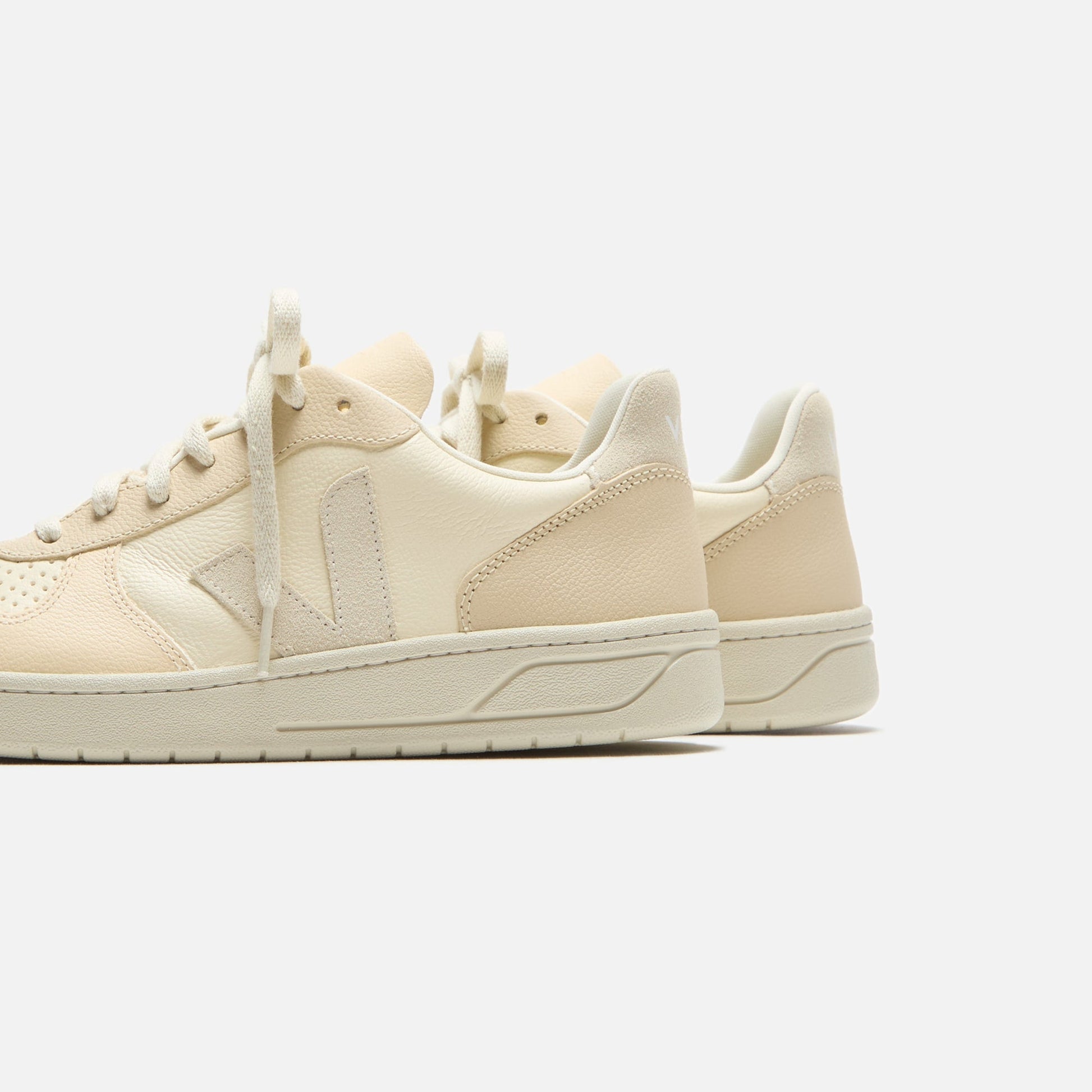 Men Kith Veja V-10 - Multico Cashew Pierre
