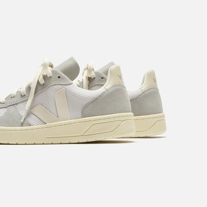 Men Kith Veja V-10 - Light Grey Pierre