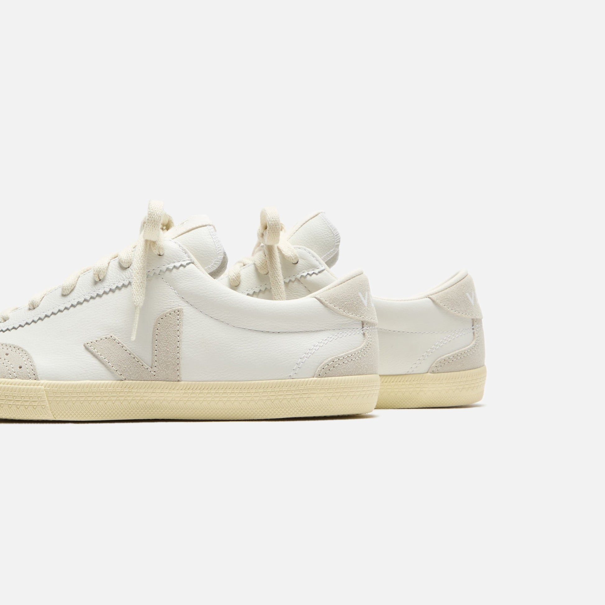 Women Kith Veja WMNS Volley - White / Natural