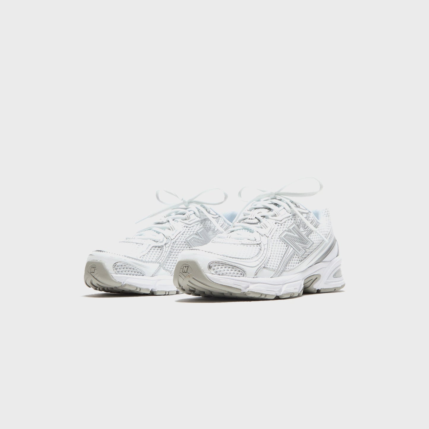 Men Kith New Balance 740 - Silver / White