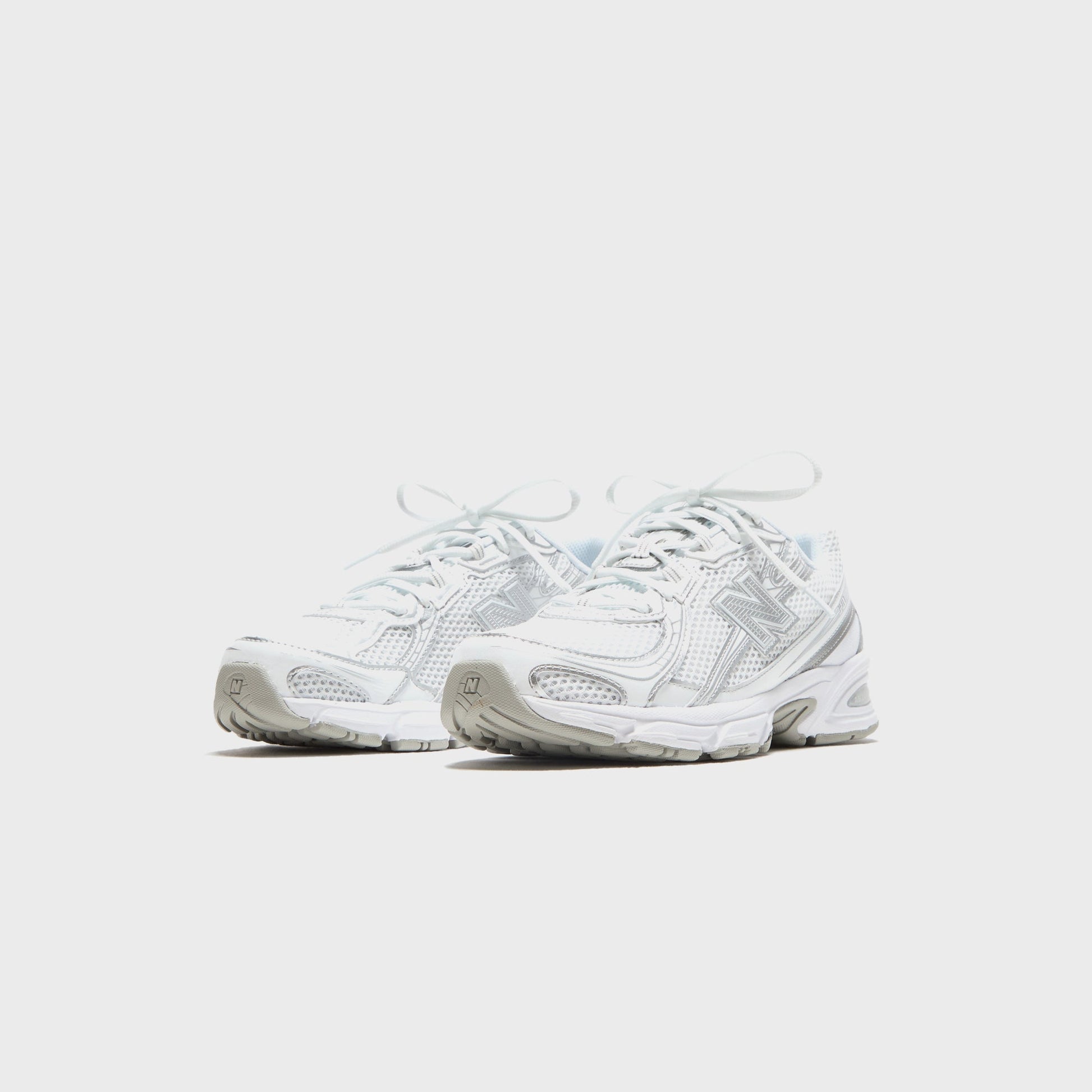 Men Kith New Balance 740 - Silver / White