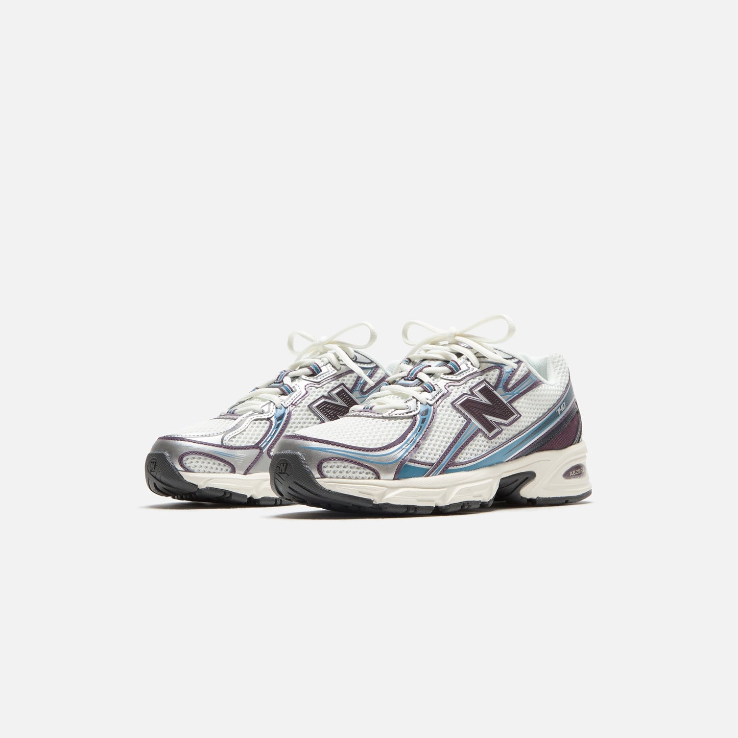 Men Kith New Balance 740 - Plum Brown / Sea Stone