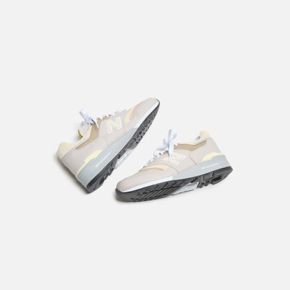 Men Kith New Balance Made in USA 997 - Moonrock / Driftwood