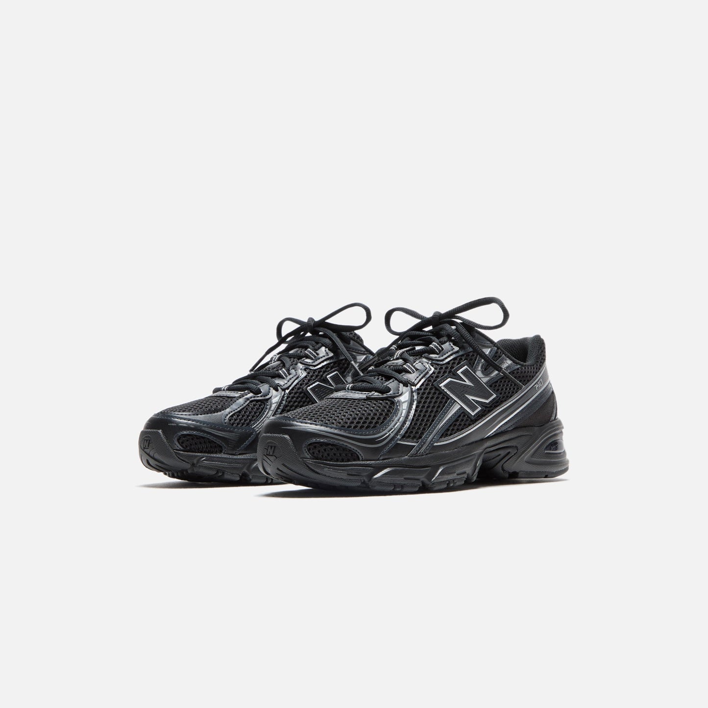 Men Kith New Balance 740 - Black / Silver Metallic