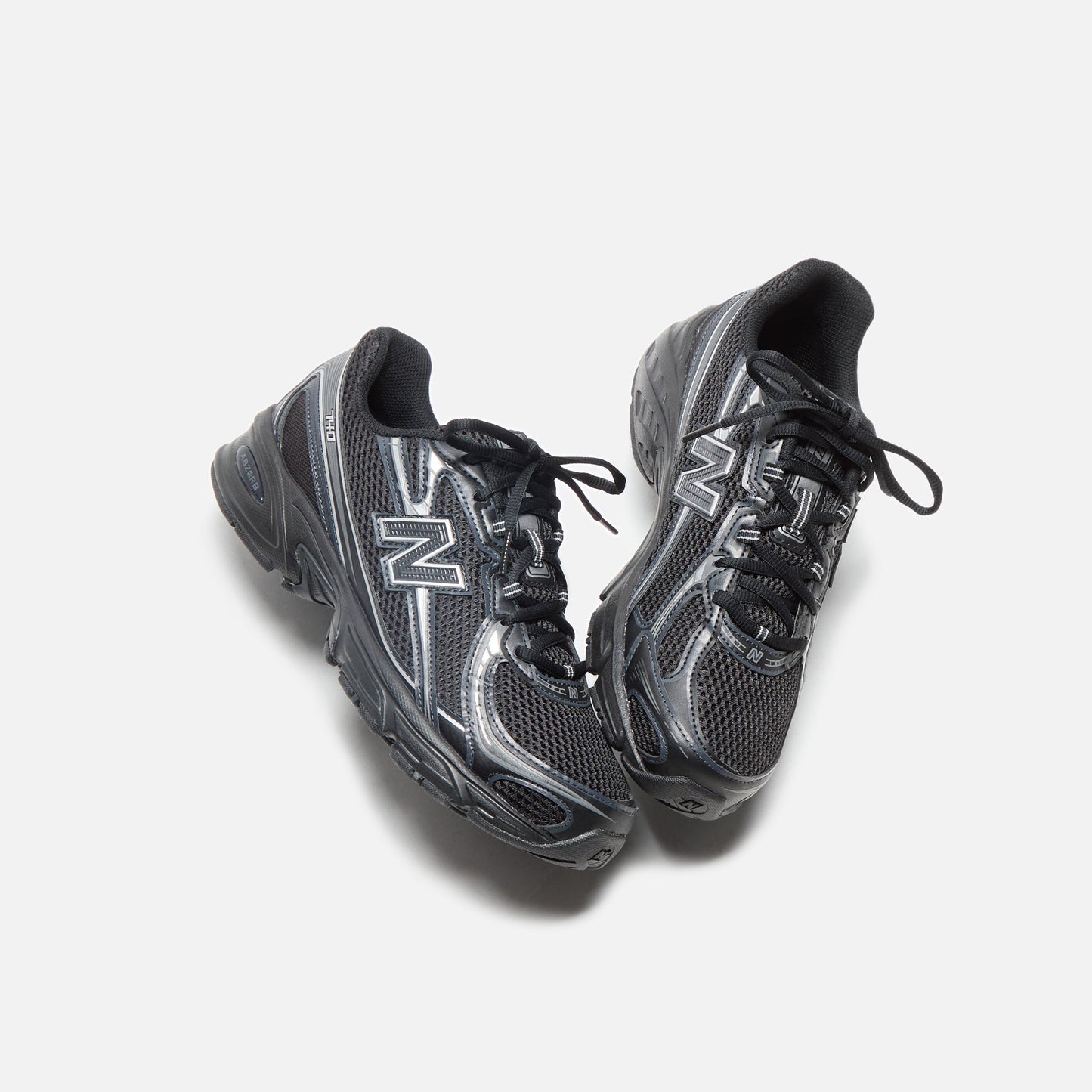 Men Kith New Balance 740 - Black / Silver Metallic