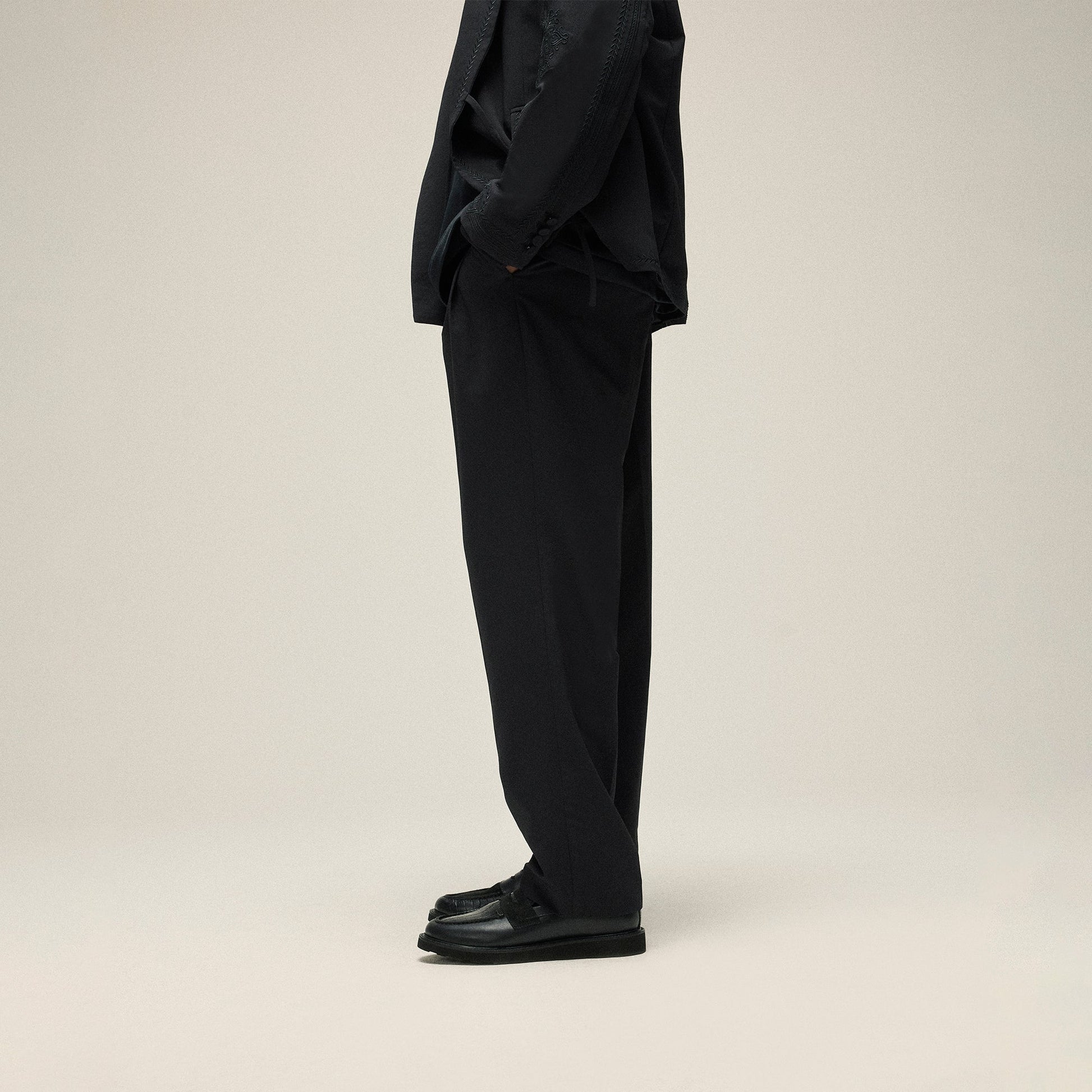 Men Kith &Kin Kylan Pleater Trouser - Black