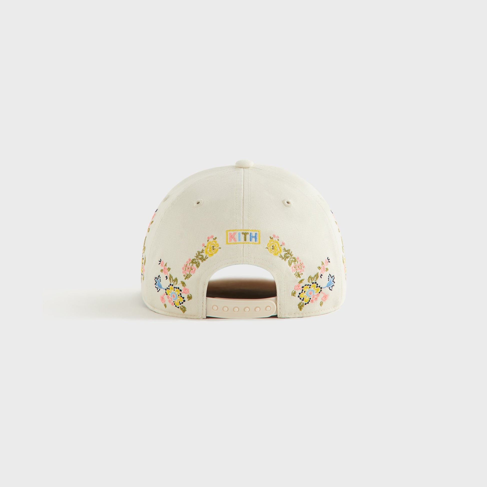 Kids Kith Kith Kids for the New York Yankees Floral Hitch Snapback - Sandrift