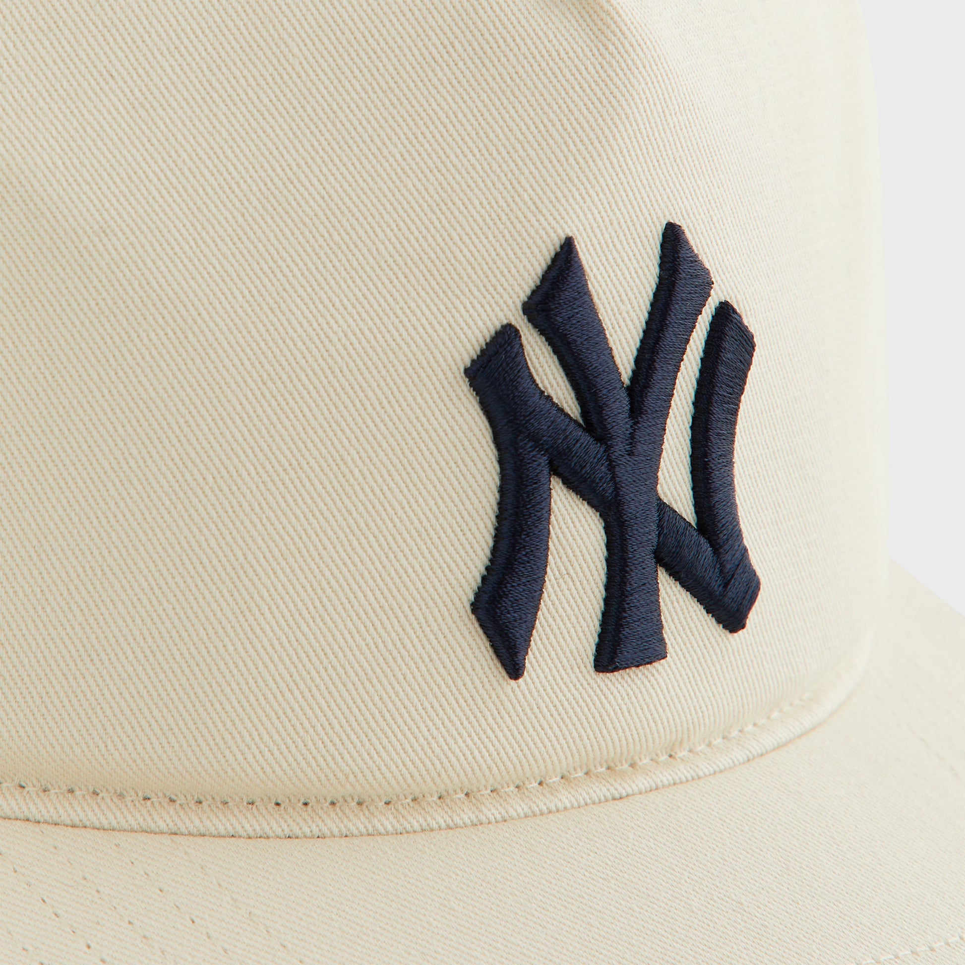 Kids Kith Kith Kids for the New York Yankees Floral Hitch Snapback - Sandrift