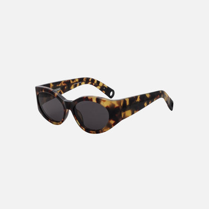 Women Kith Jacquemus Ovalo Sunglasses - T-Shell Grey