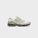 Cream / Putty