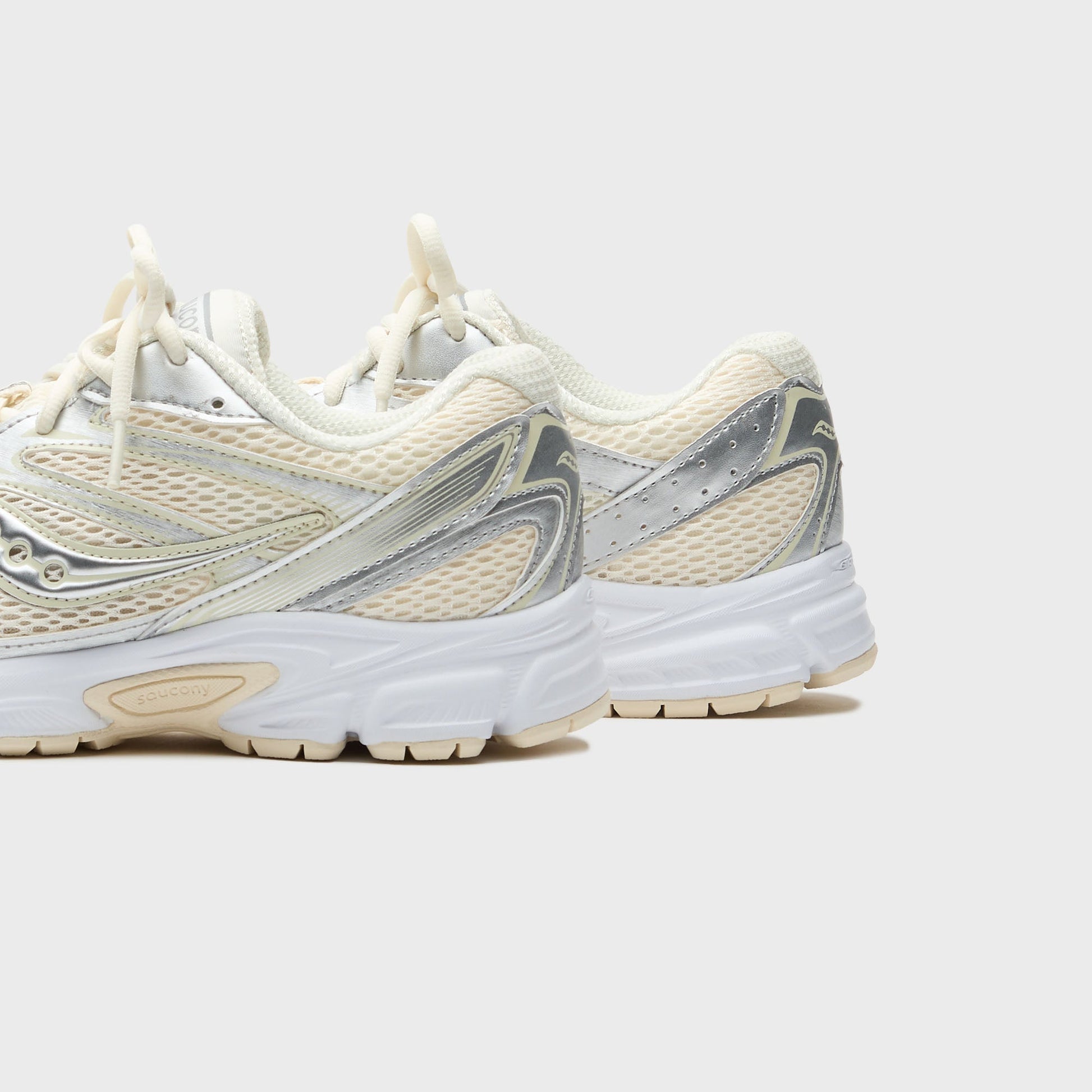 Women Kith Saucony WMNS Ride Millennium - Cream / Silver